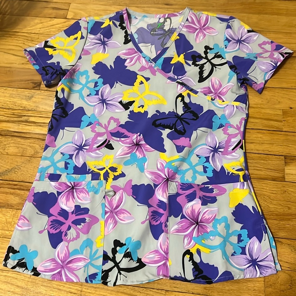 NWOT Gt Performance Print Scrub Top